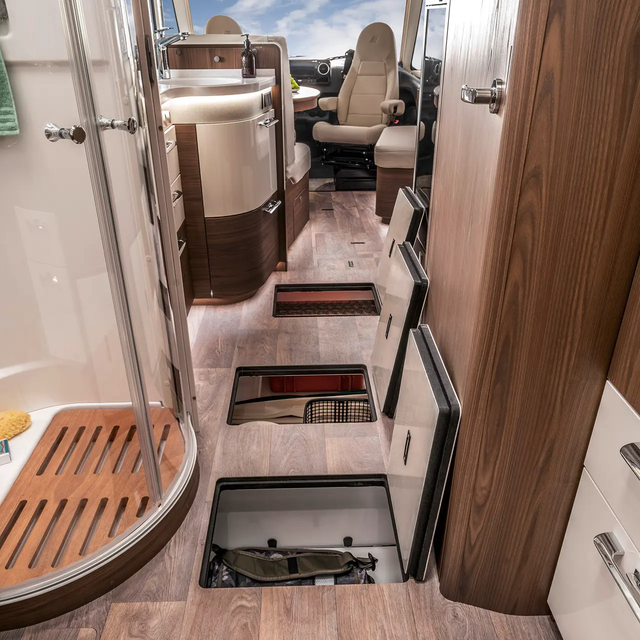 Three cellar compartments opened from the interior in the double floor of the HYMER B-Class MasterLine with SLC chassis